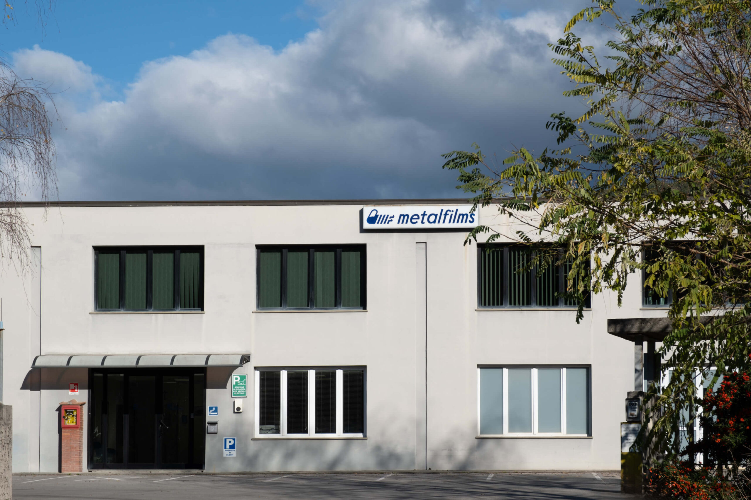 Facciata esterna della sede Metalfilms